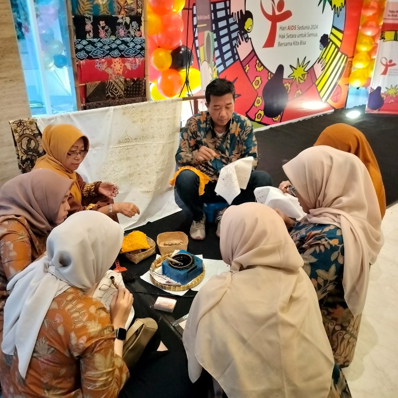 Pelatihan Membatik Tulis Kilat